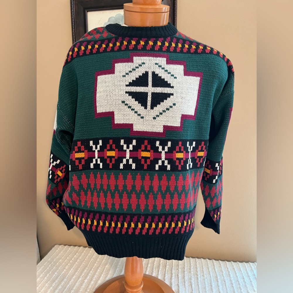 Brittany Bay Men’s Sweater Size Large